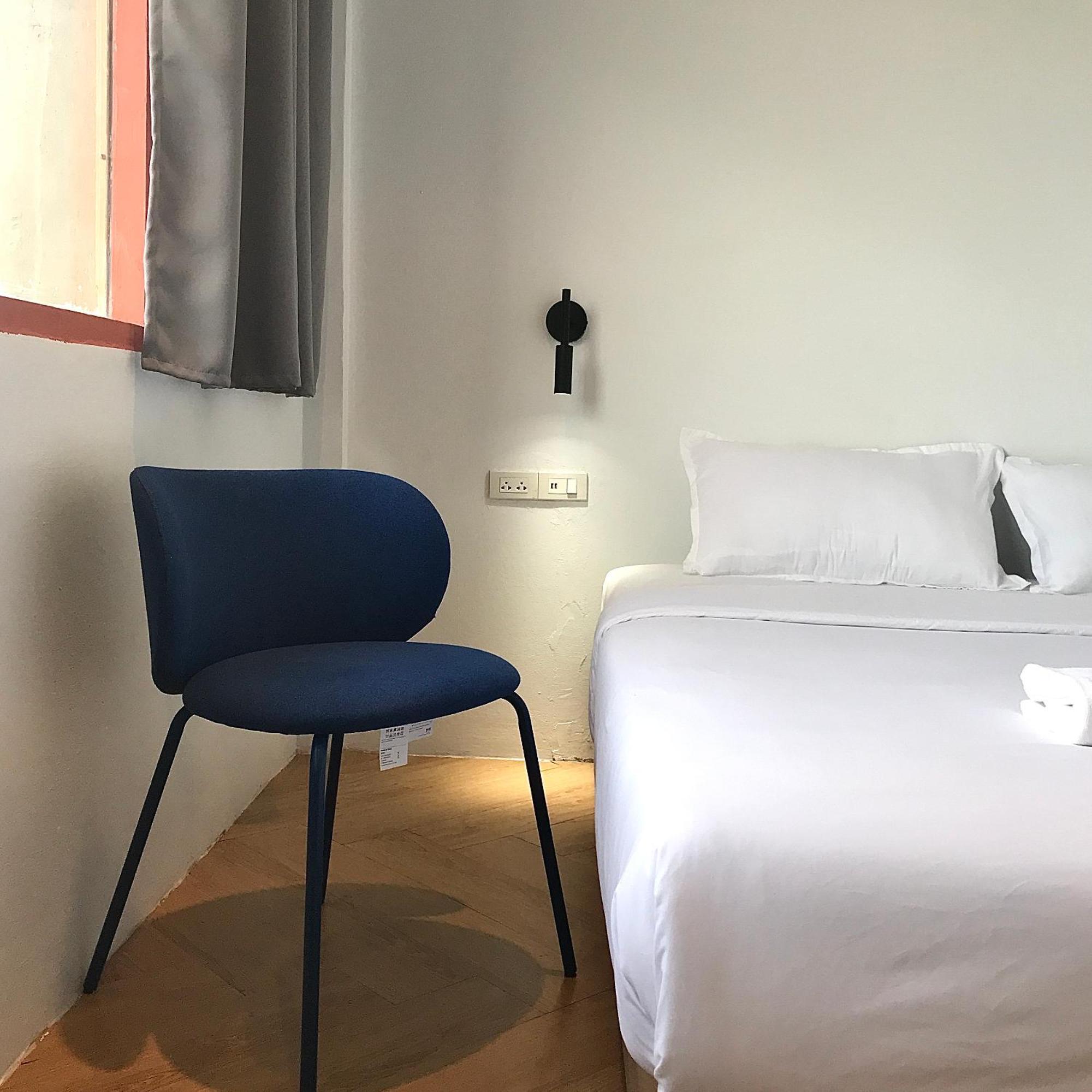 Beige Poshtels + Netflix Hostel Bangkok Exterior photo
