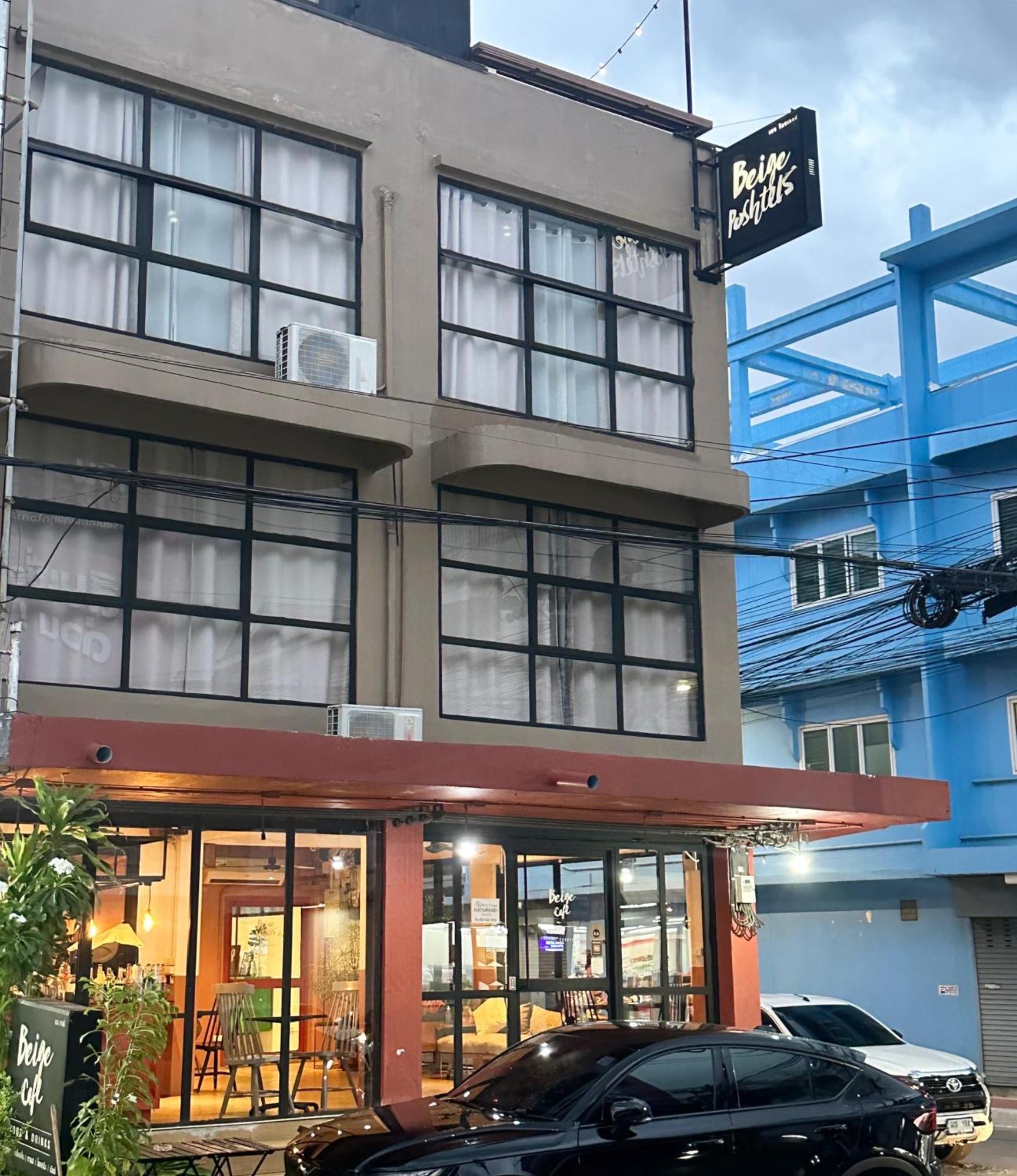 Beige Poshtels + Netflix Hostel Bangkok Exterior photo