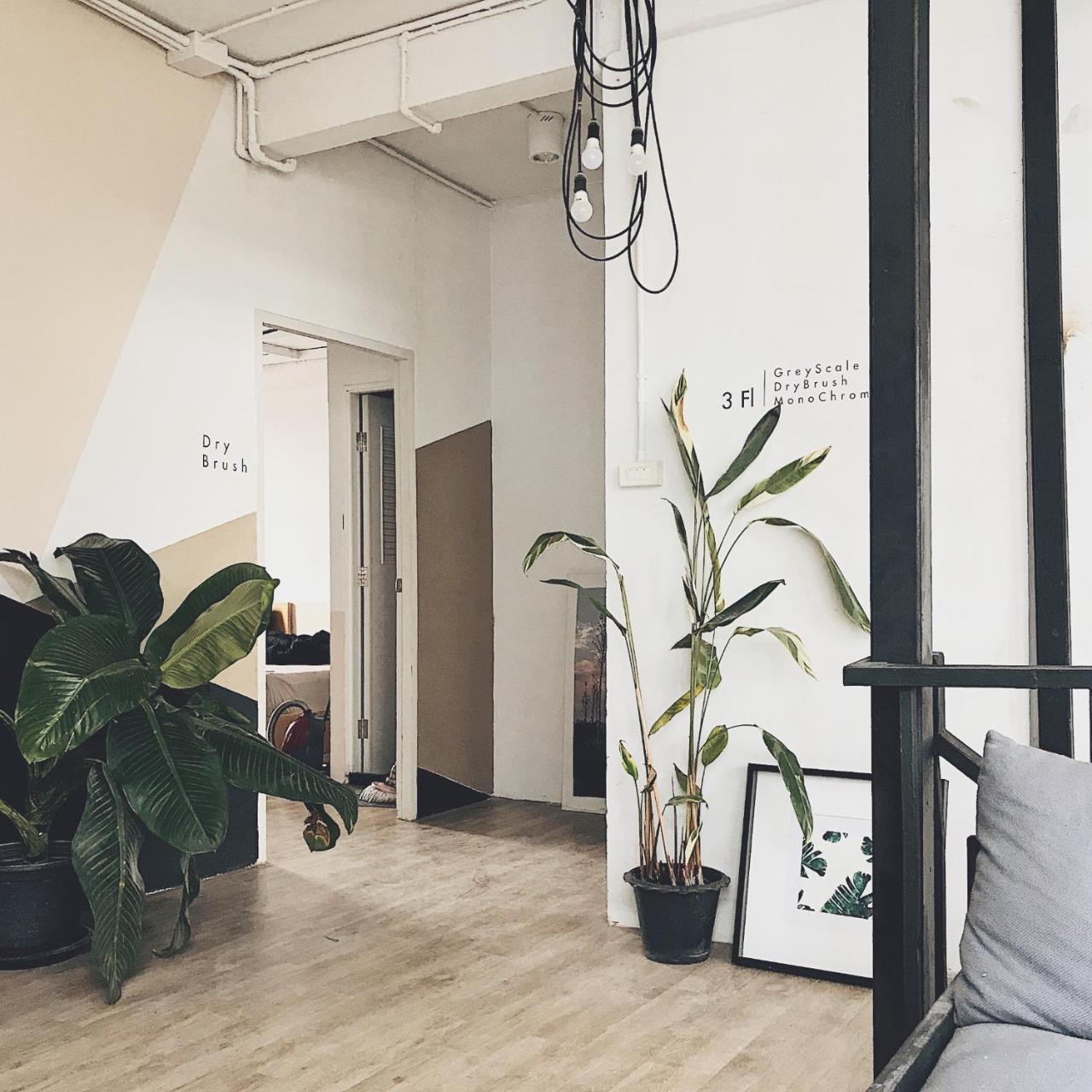 Beige Poshtels + Netflix Hostel Bangkok Exterior photo