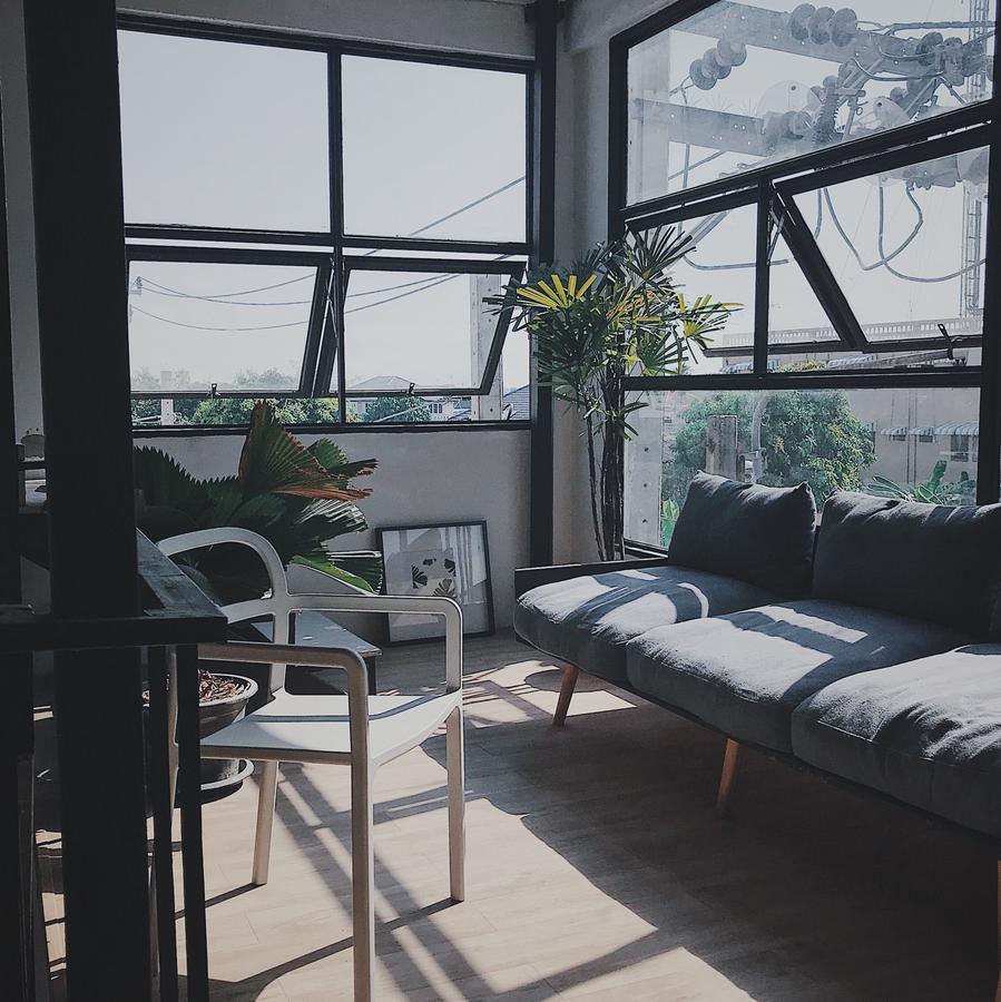 Beige Poshtels + Netflix Hostel Bangkok Exterior photo